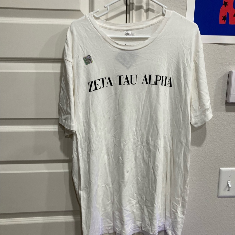 Zeta White Graphic T-Shirt